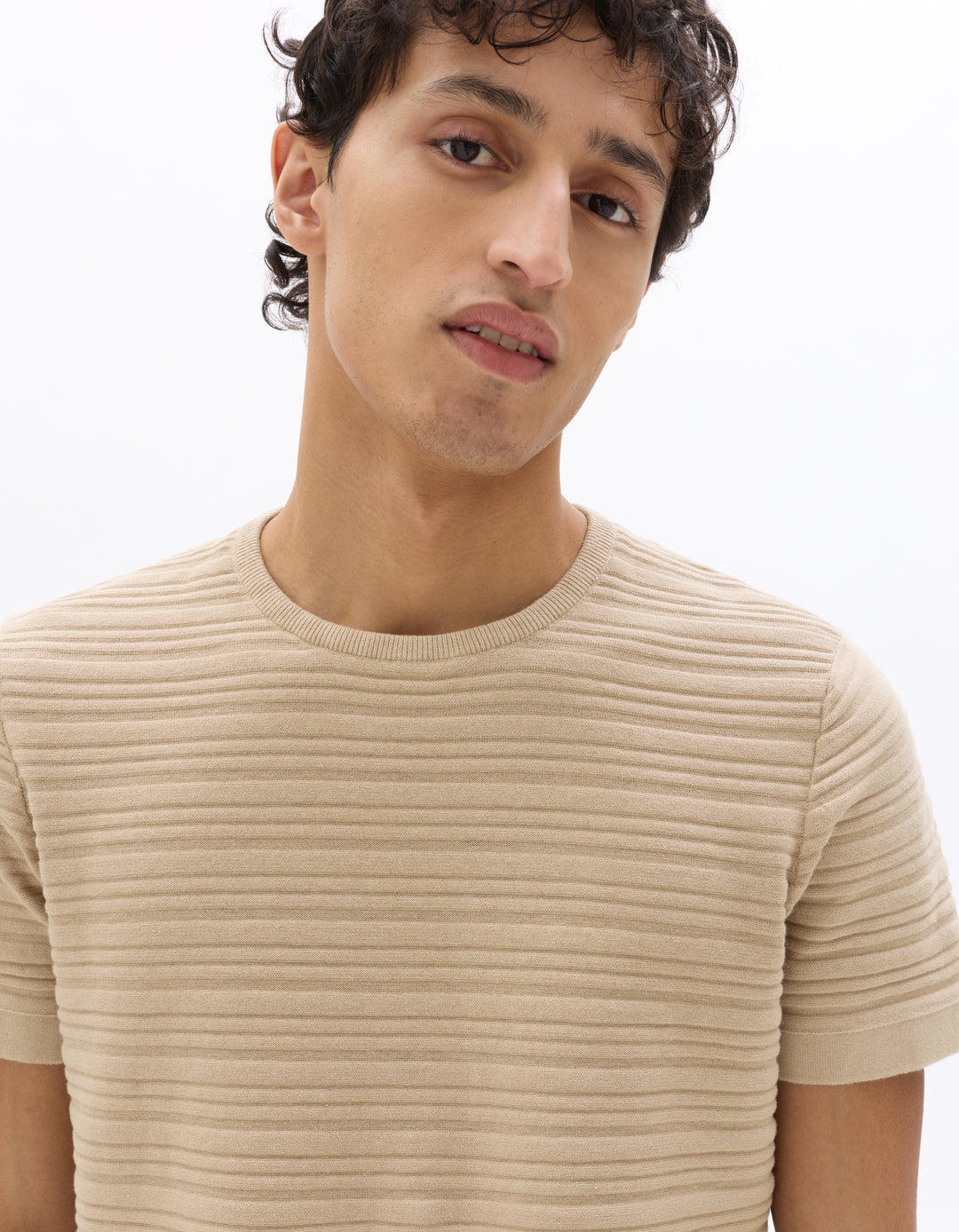 Unisex - Knitted - T-Shirt - Short sleeves - U / V / round neck