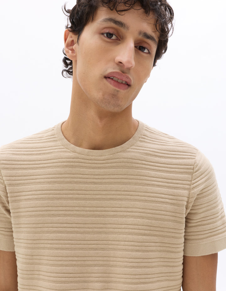 Unisex - Knitted - T-Shirt - Short sleeves - U / V / round neck