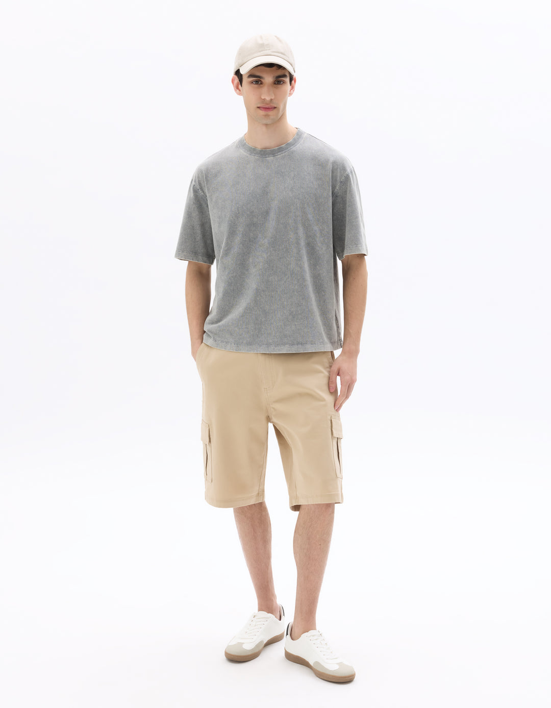 Unisex - Knitted - T-Shirt - Short sleeves - U / V / round neck