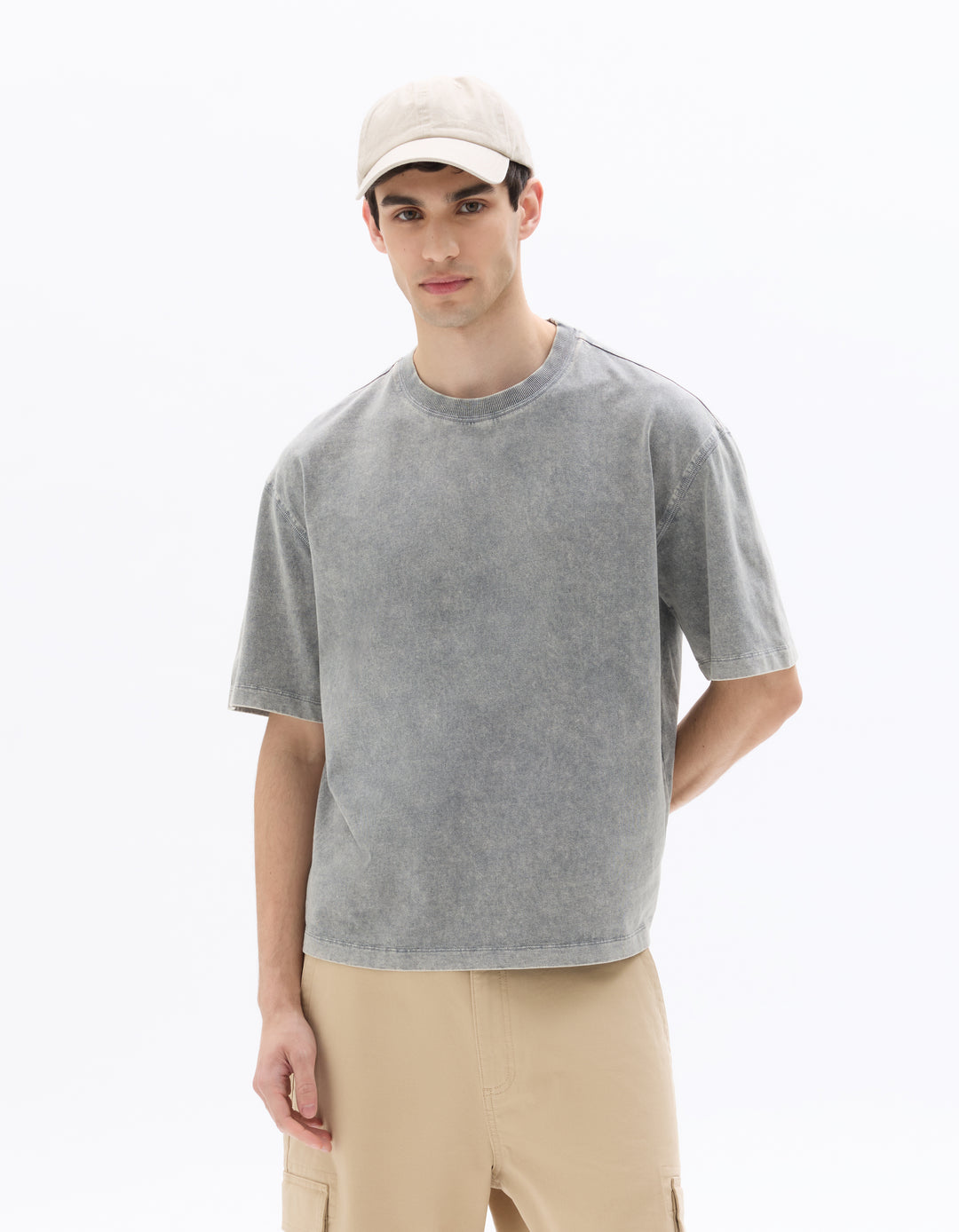Unisex - Knitted - T-Shirt - Short sleeves - U / V / round neck