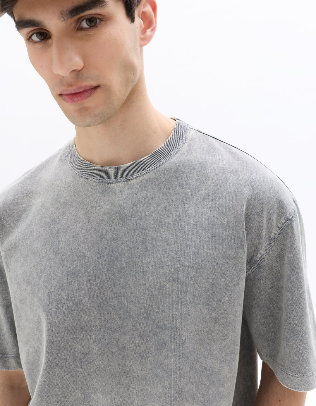 Unisex - Knitted - T-Shirt - Short sleeves - U / V / round neck
