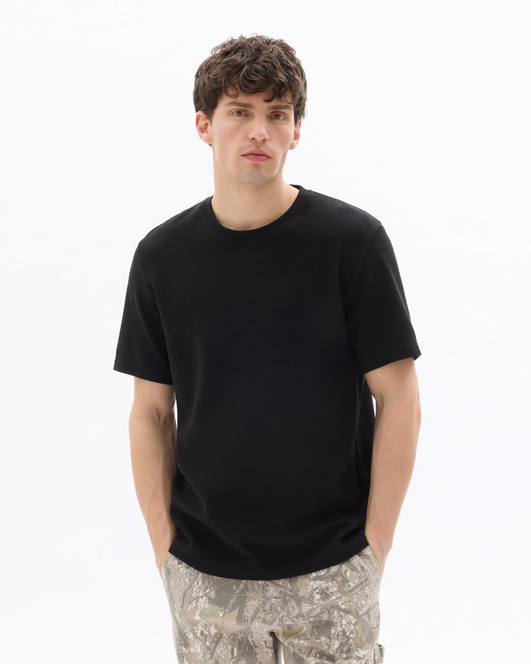 Unisex - Knitted - T-Shirt - Short sleeves - U / V / round neck