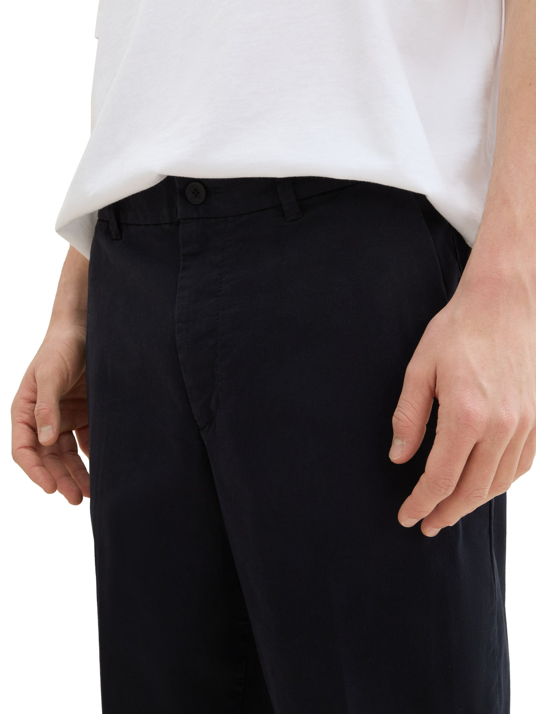 REGULAR TAPERED CHINO