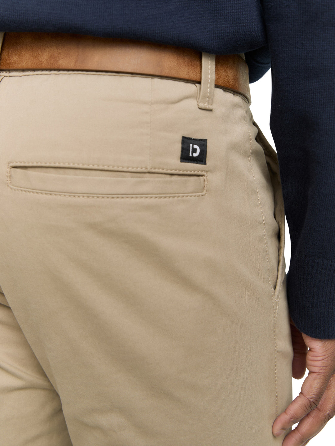 SLIM CHINO WITH BELT