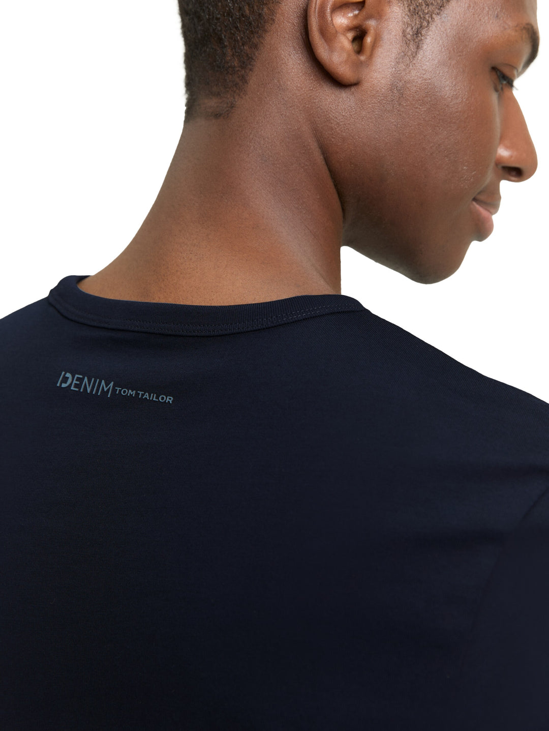 SLIM FIT T-SHIRT