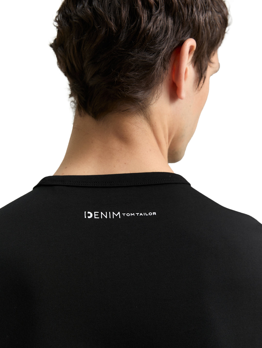 SLIM FIT T-SHIRT