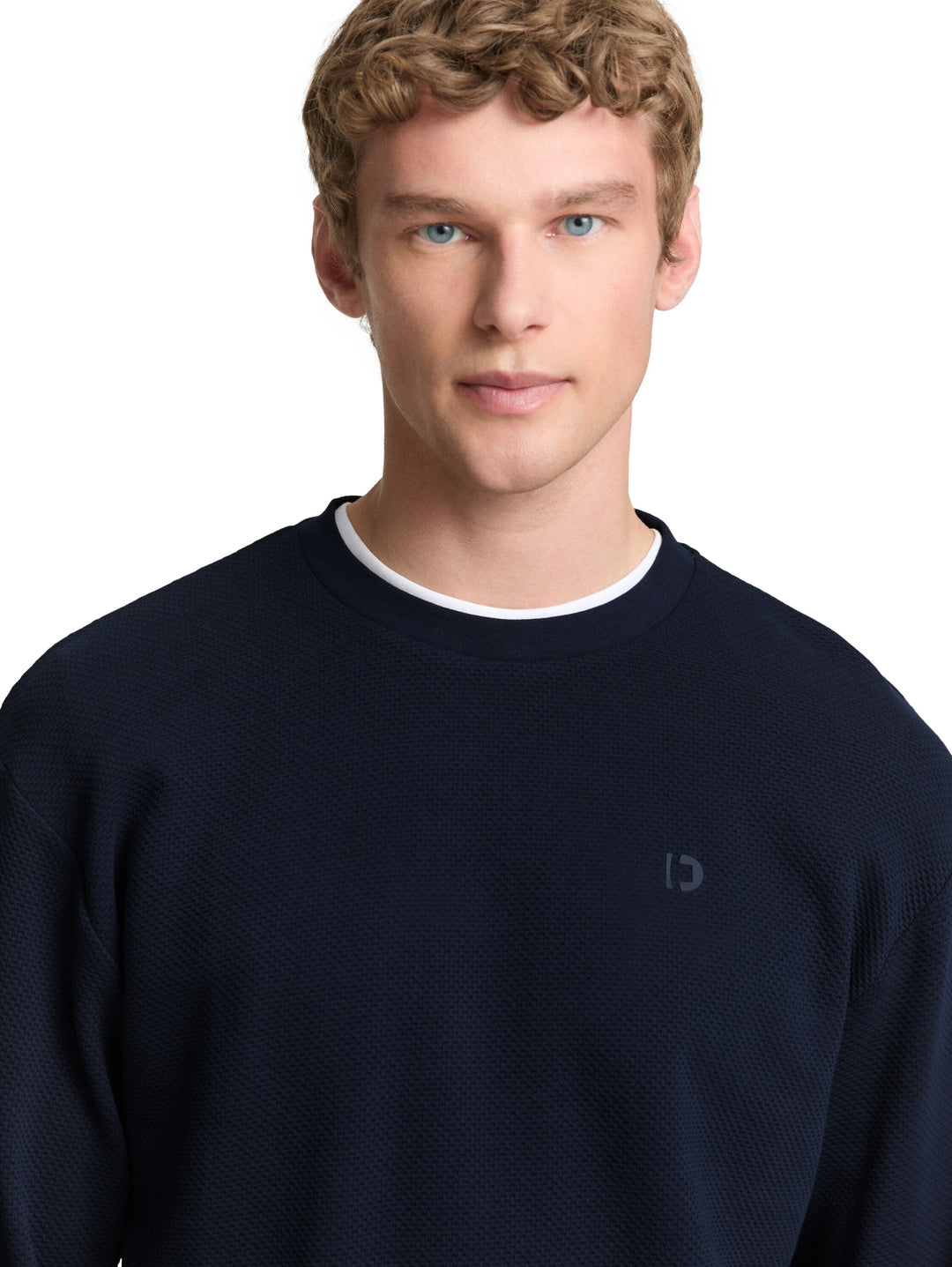 STRUCTURED CREW NECK