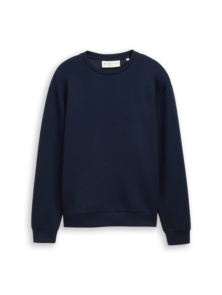 SOLID SLEEK CREW NECK SWEATER