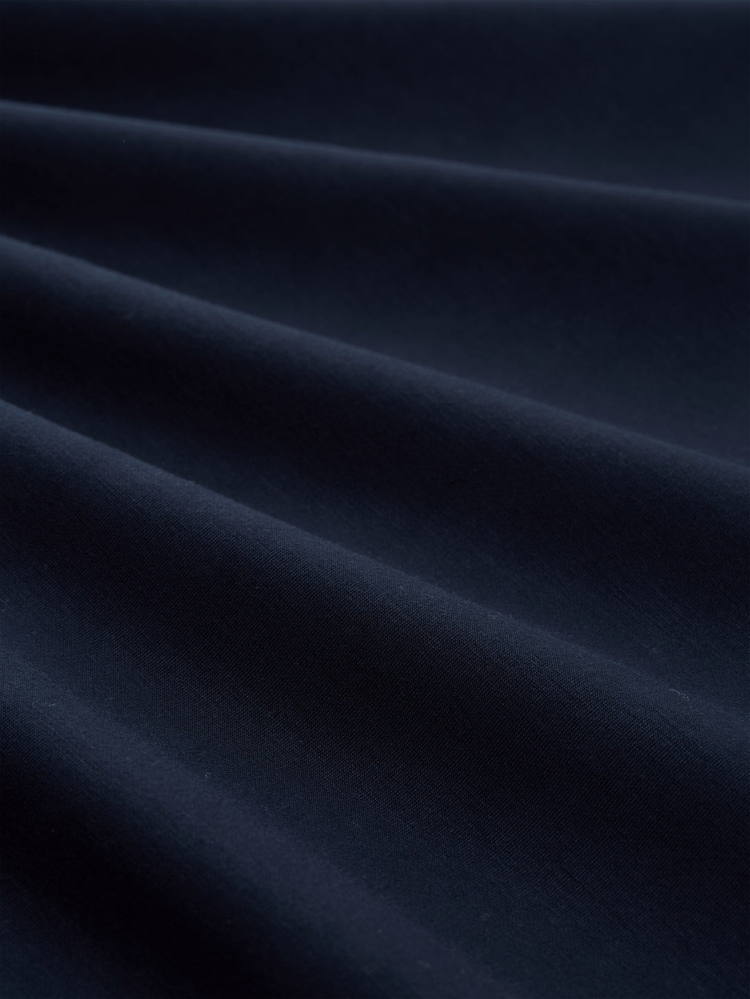 SOLID SLEEK CREW NECK SWEATER