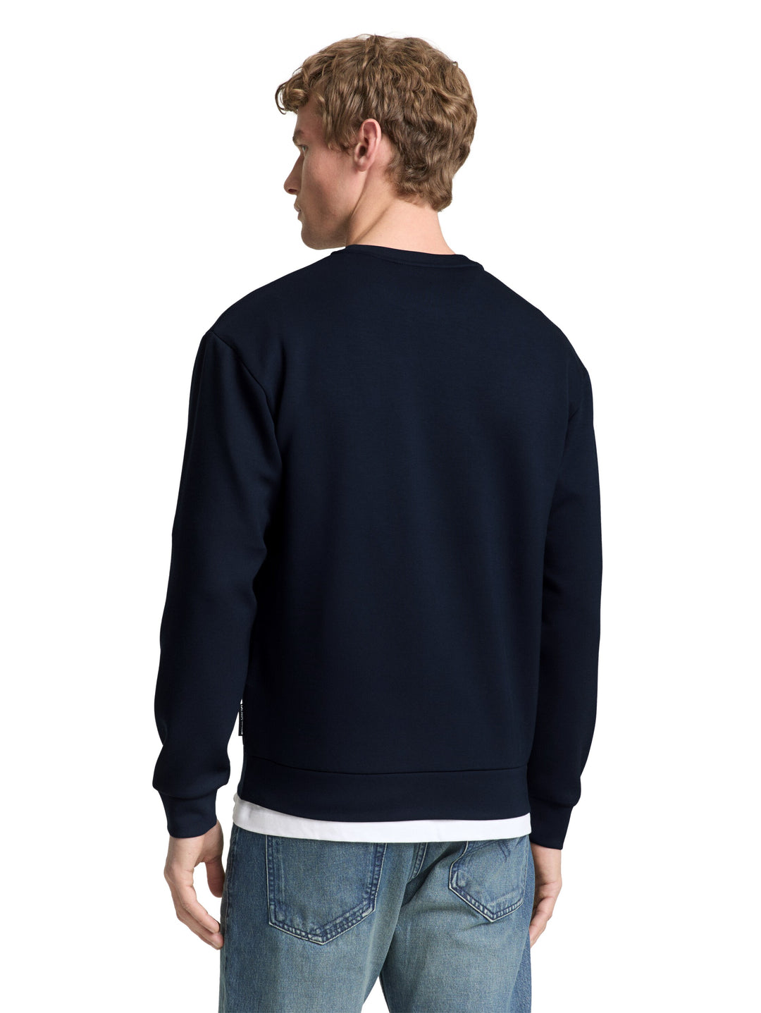 SOLID SLEEK CREW NECK SWEATER