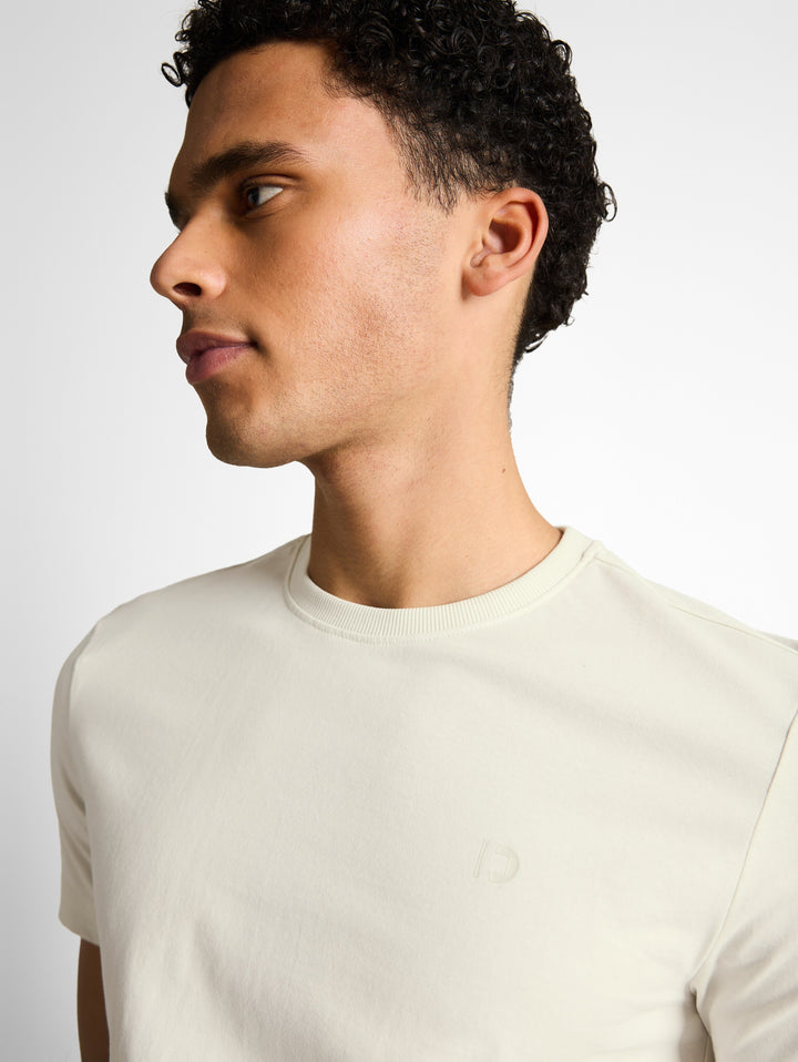 SLIM FIT T-SHIRT