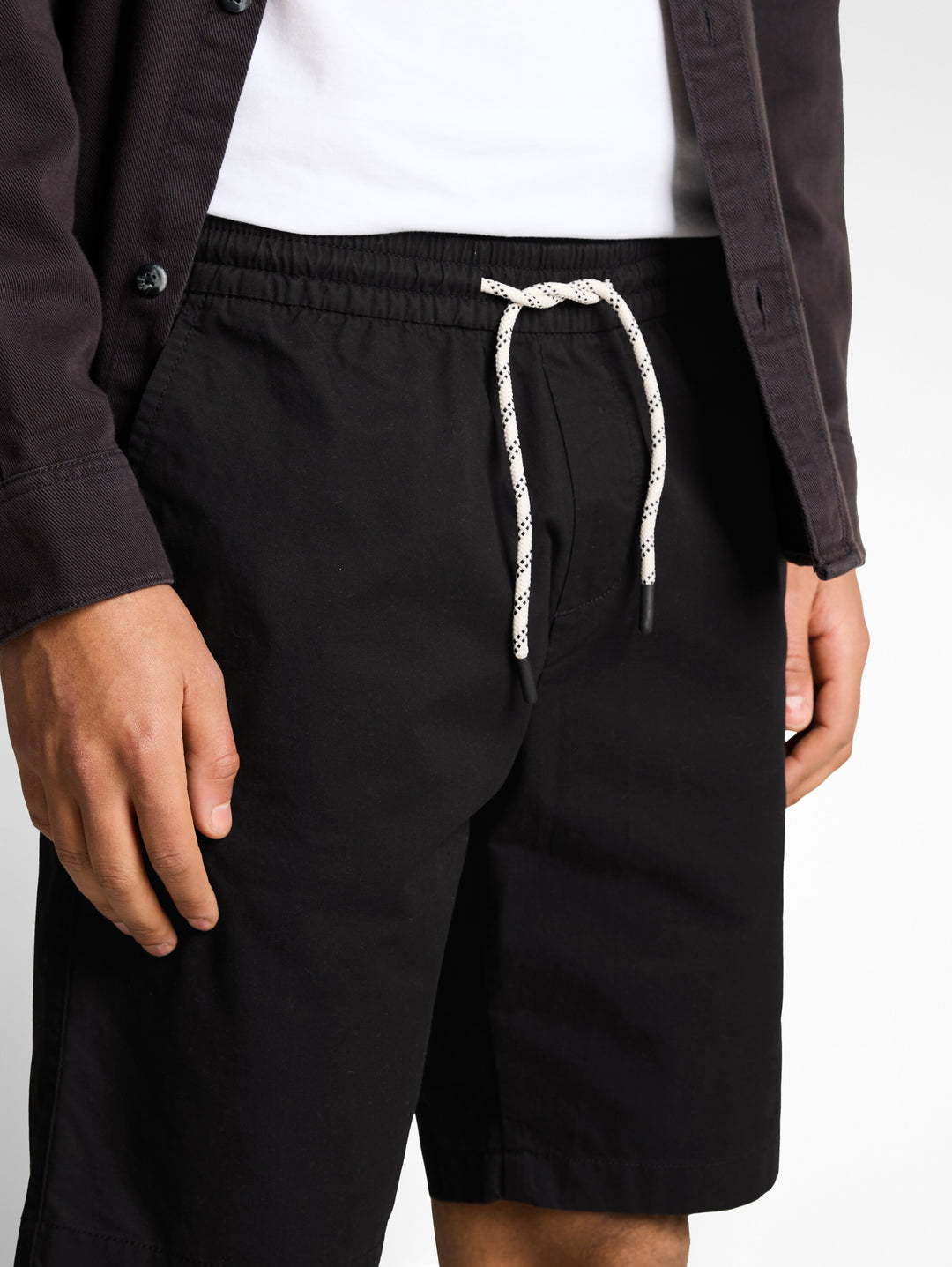 REGULAR ELASTIC WAIST SHORT