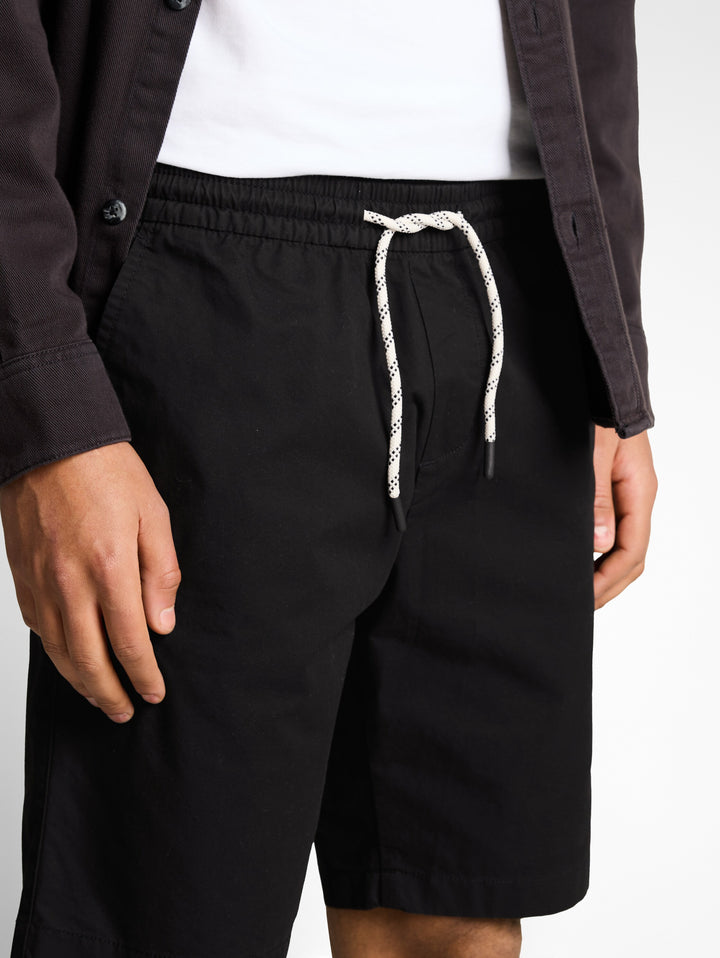 REGULAR ELASTIC WAIST SHORT