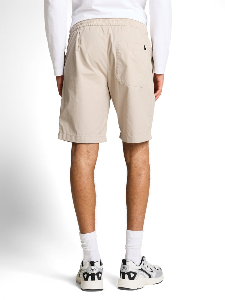 REGULAR ELASTIC WAIST SHORT