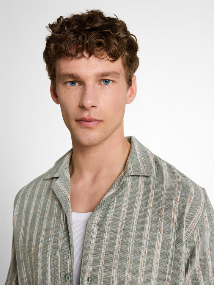 RELAXED STRUCTURED STRIPED SHIRT