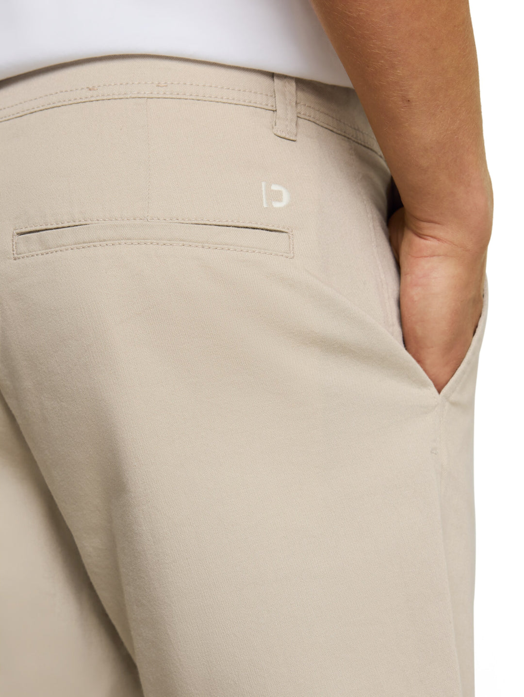 BASIC CHINO SHORTS