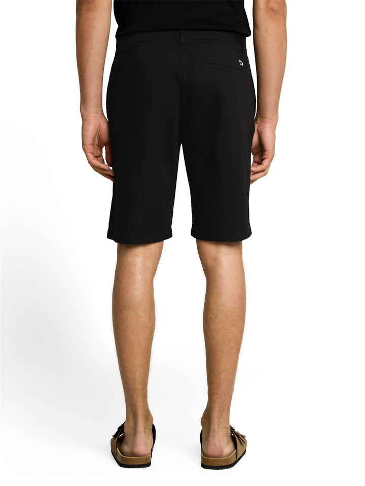 BASIC CHINO SHORTS