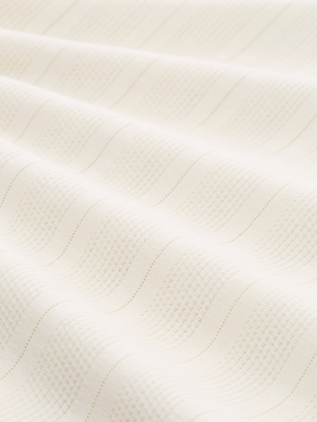 STRUCTURED T-SHIRT