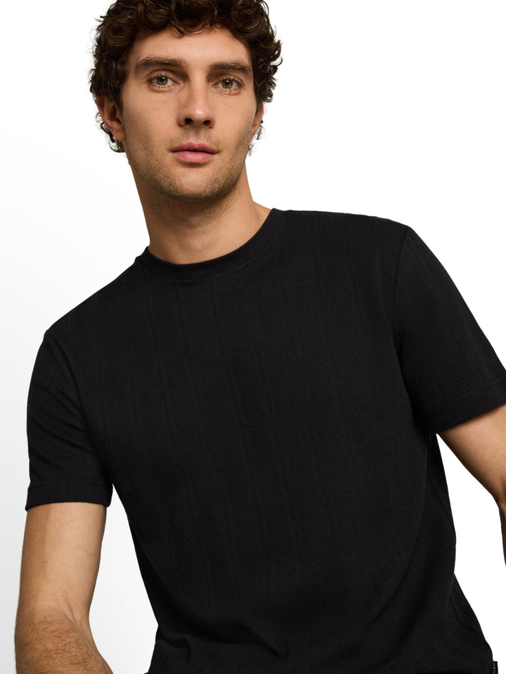 STRUCTURED T-SHIRT