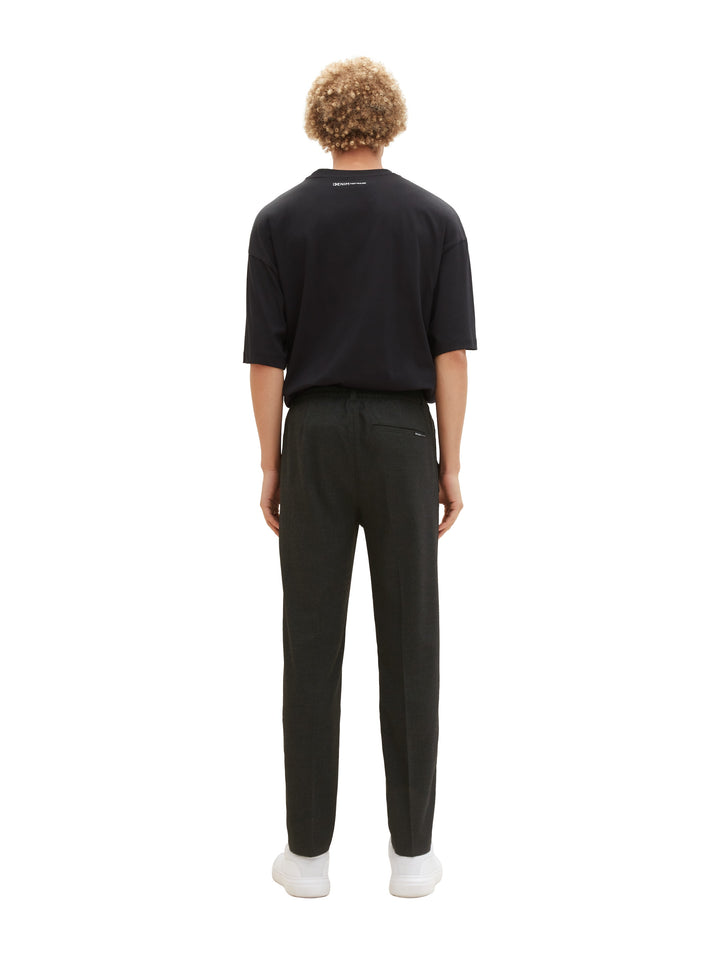 RELAXED TAPERED PANTS