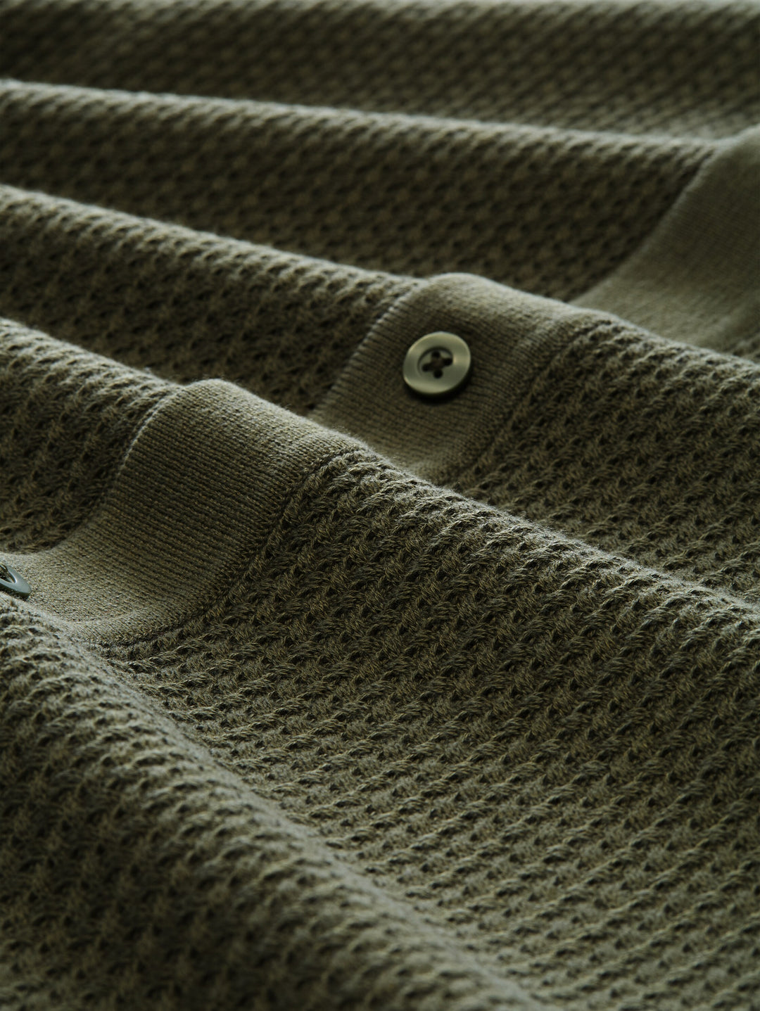STRUCTURED KNIT SHIRT