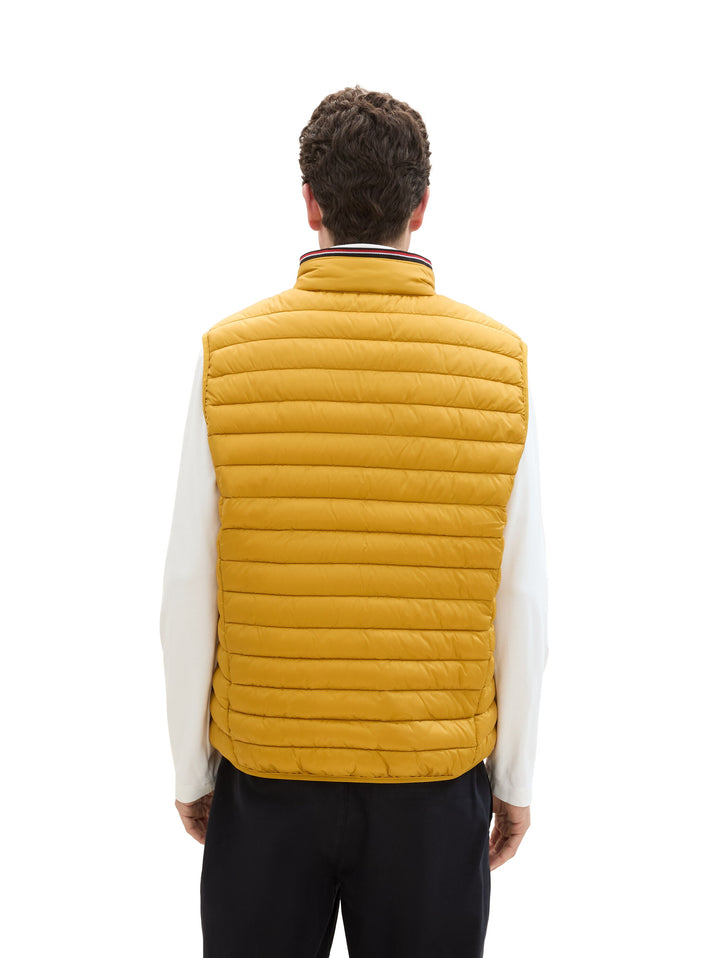 LIGHTWEIGHT VEST