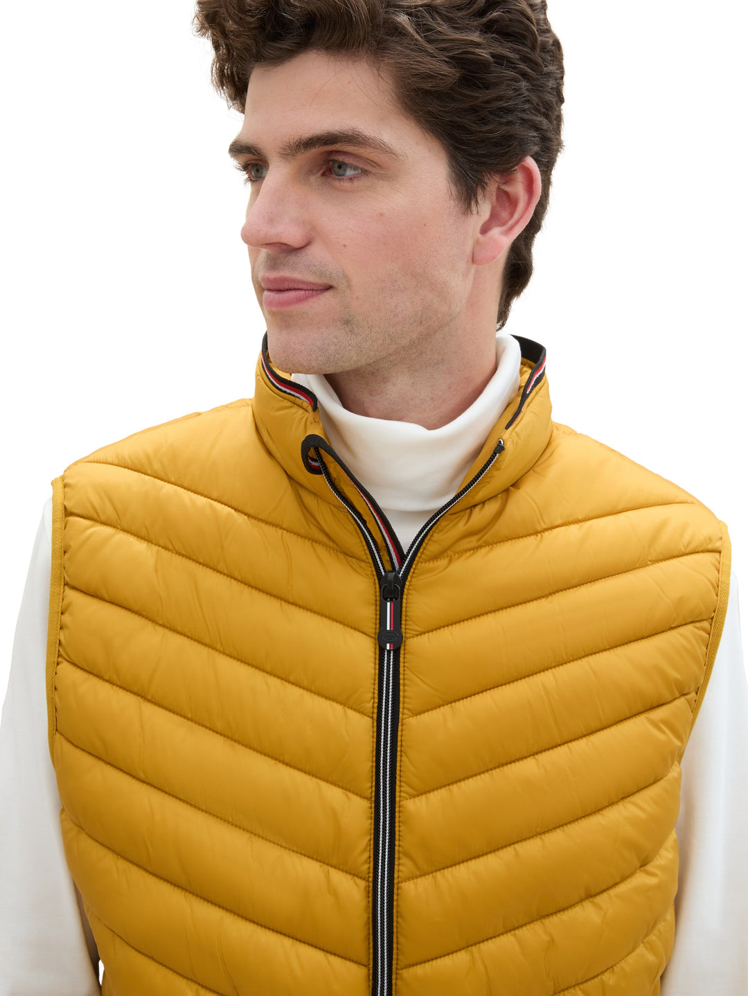 LIGHTWEIGHT VEST