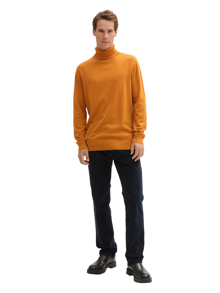 BASIC TURTLENECK KNIT