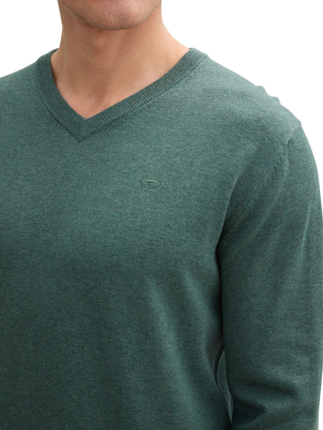 BASIC V-NECK KNIT