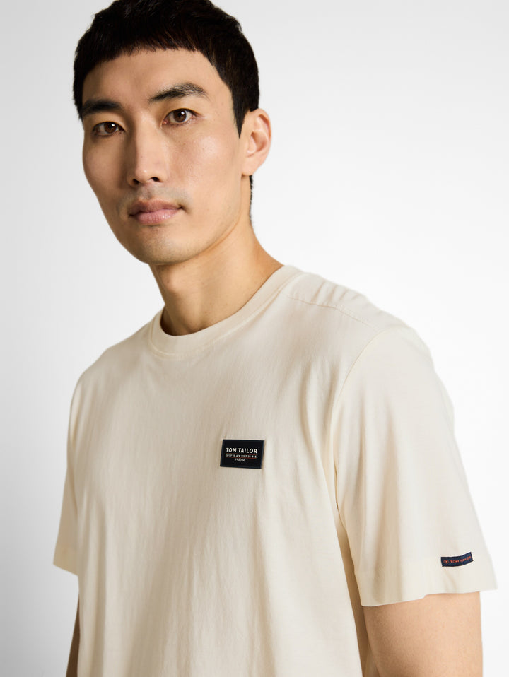DETAILED T-SHIRT