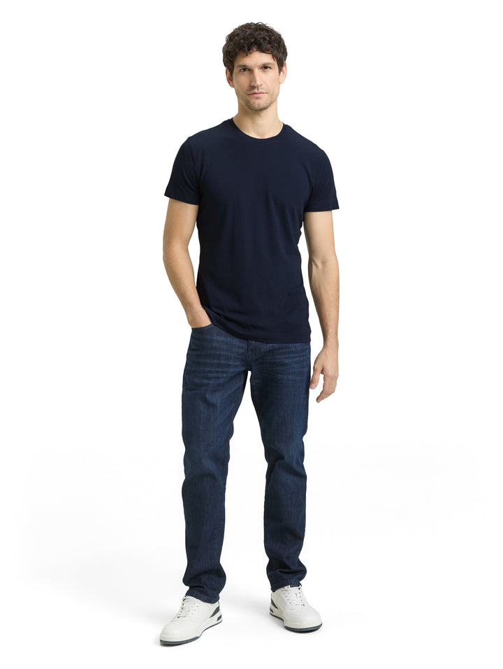 FITTED BASIC T-SHIRT