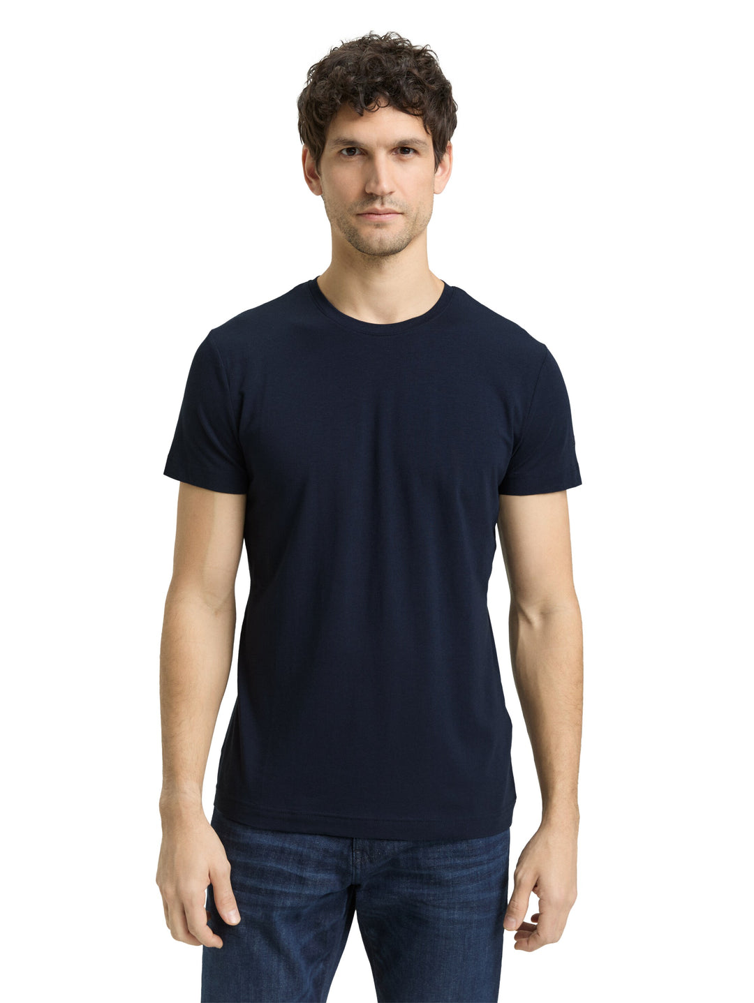 FITTED BASIC T-SHIRT