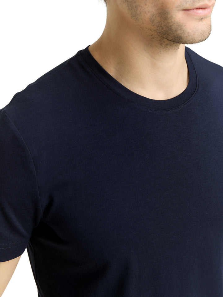 FITTED BASIC T-SHIRT