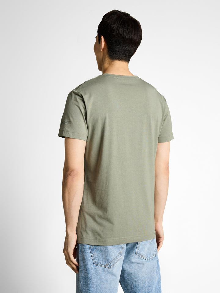 FITTED BASIC T-SHIRT