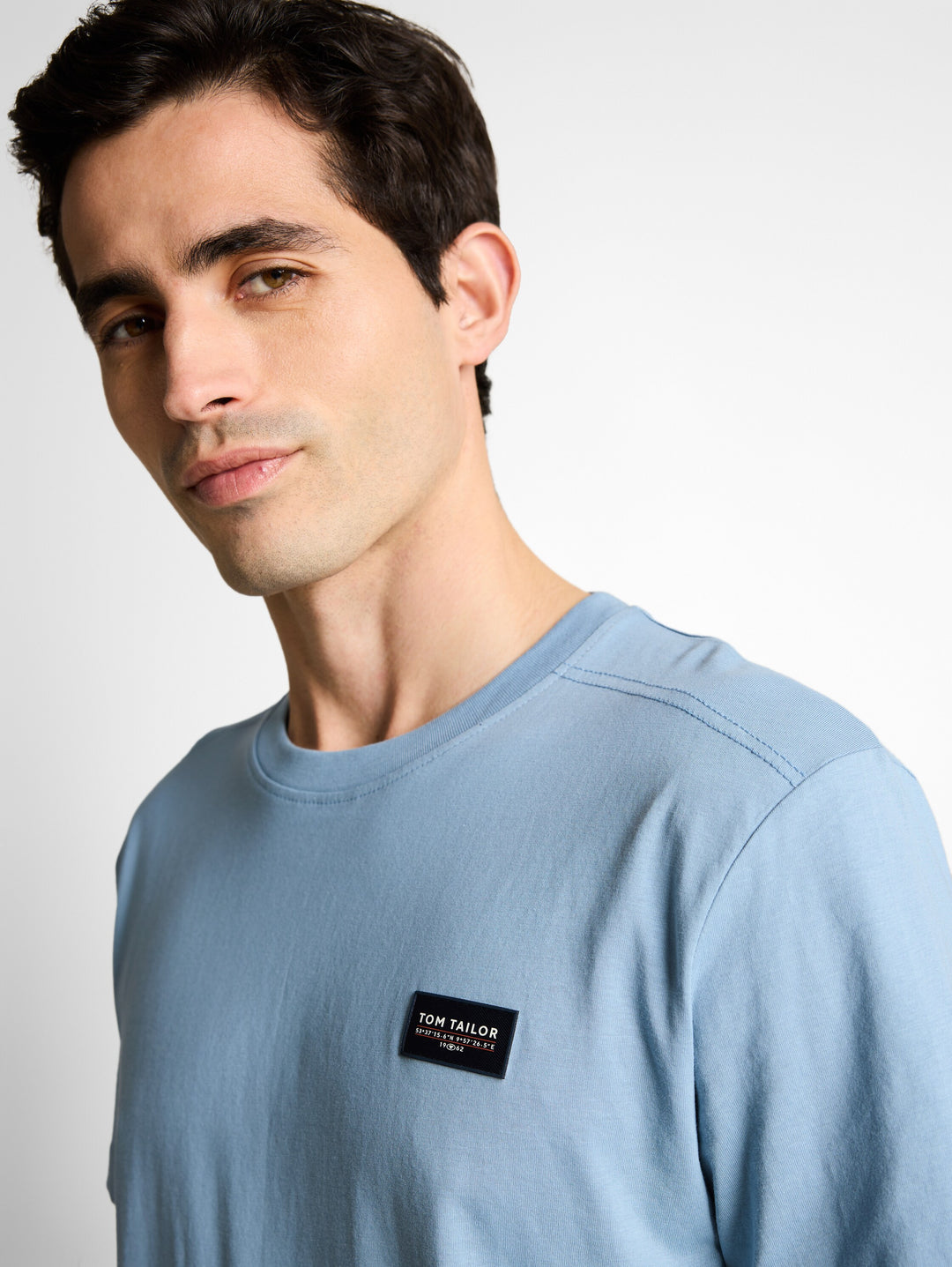 DETAILED T-SHIRT