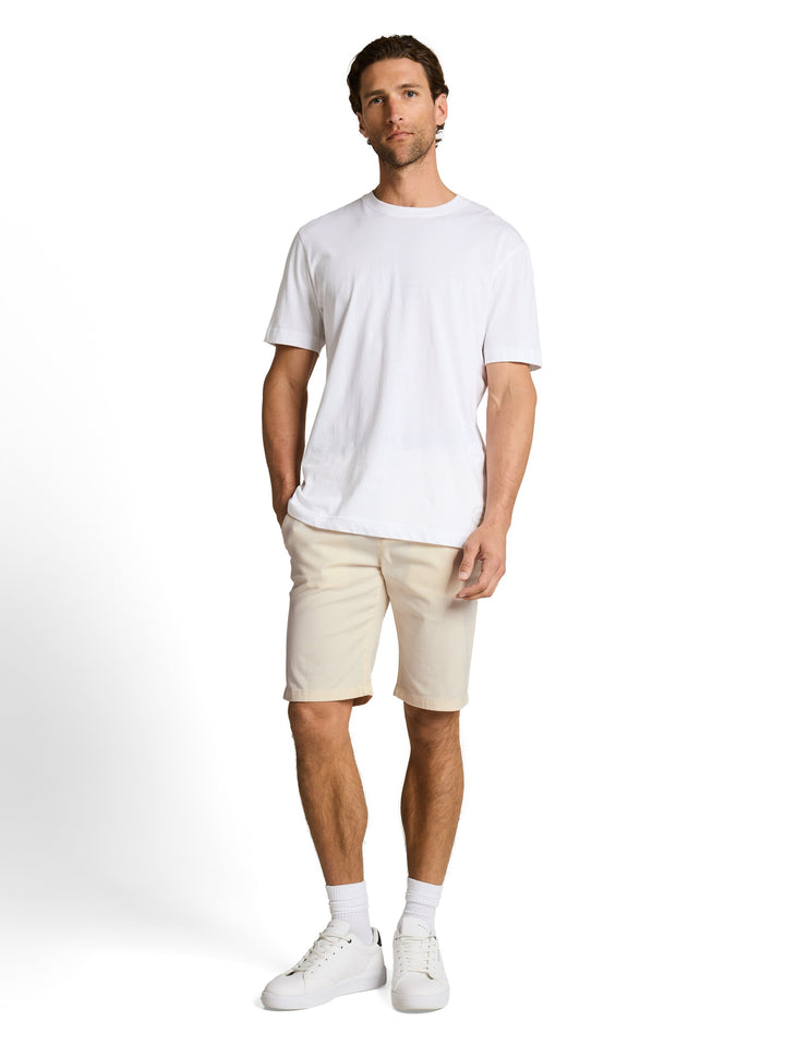 SLIM CHINO SHORTS