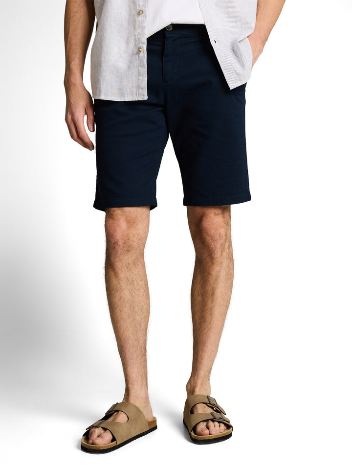 SLIM CHINO SHORTS