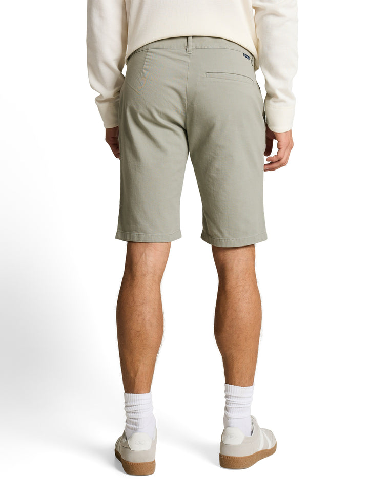 SLIM CHINO SHORTS