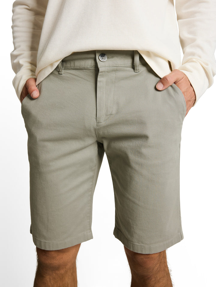 SLIM CHINO SHORTS