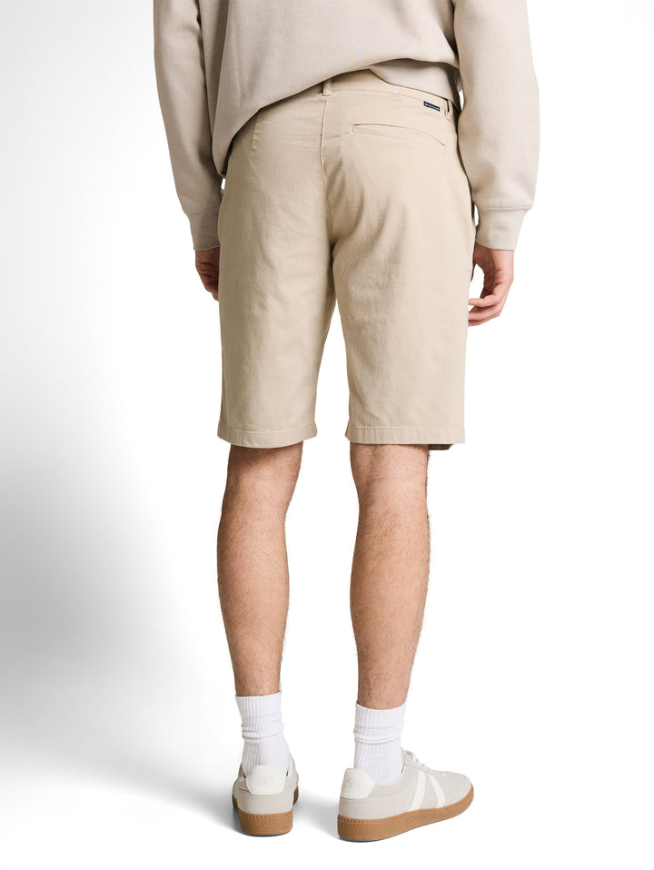 SLIM CHINO SHORTS