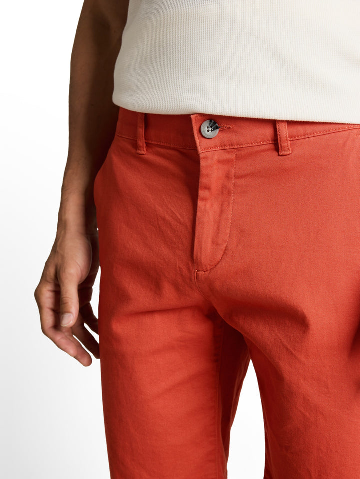 SLIM CHINO SHORTS
