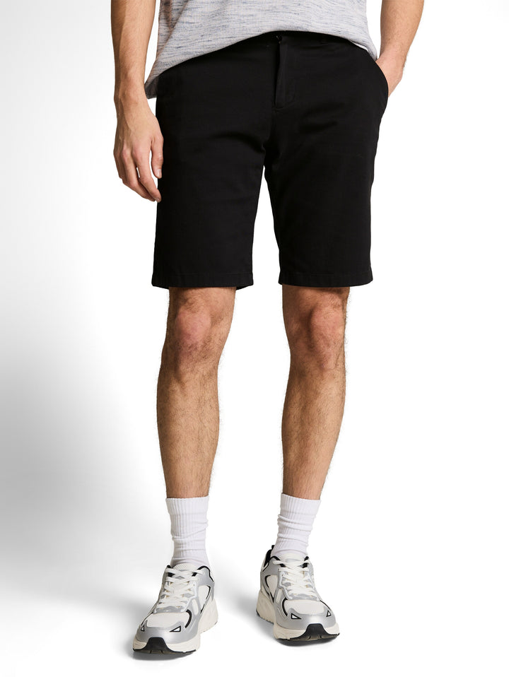 SLIM CHINO SHORTS