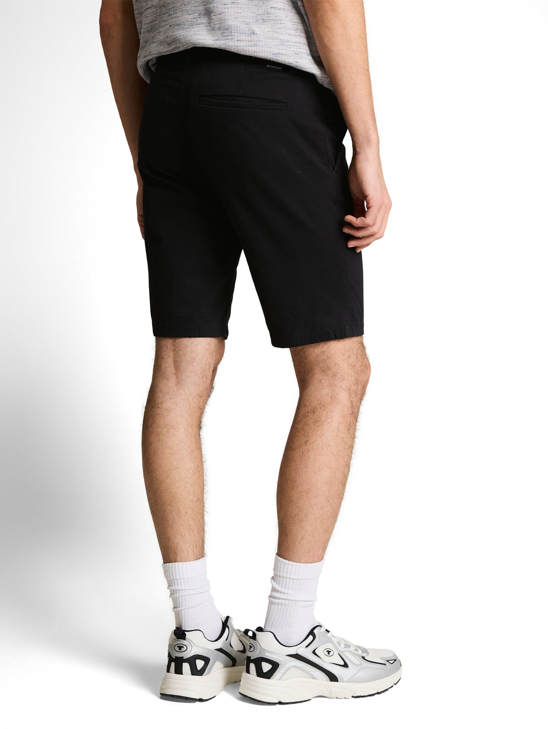 SLIM CHINO SHORTS