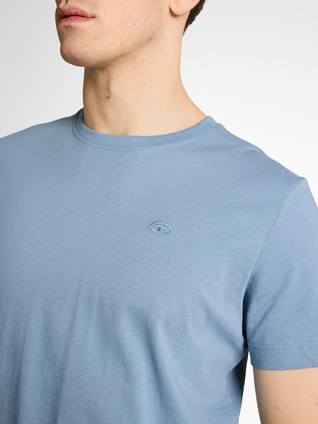 T-SHIRT WITH EMBRO
