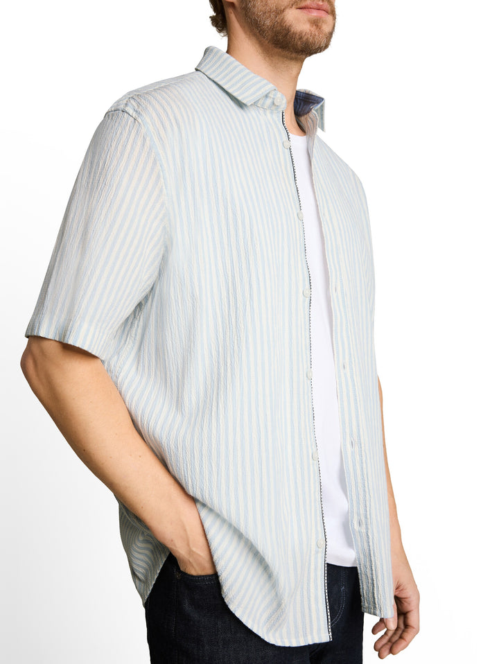 COMFORT STRIPED SEERSUCKER SHIRT