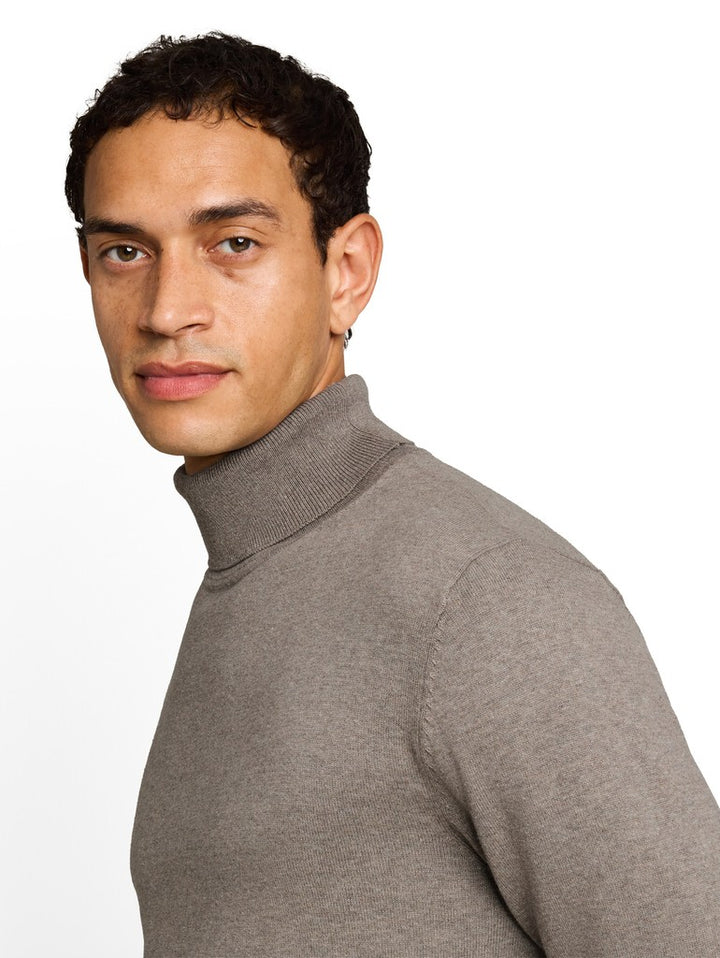 BASIC TURTLE NECK KNIT