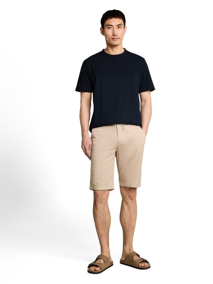 STRUCTURED CUTLINE T-SHIRT