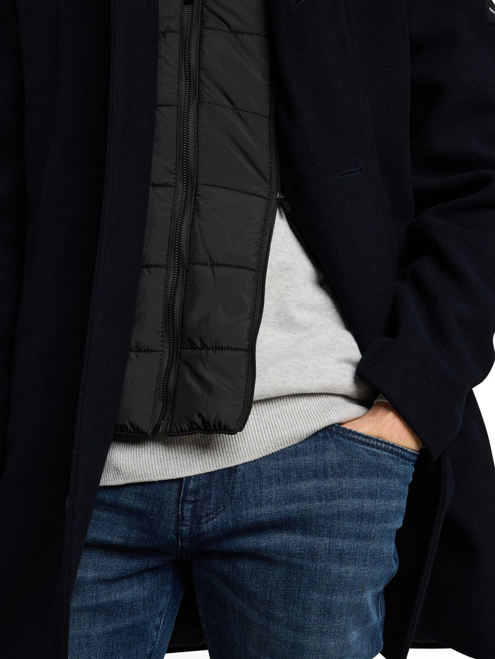 WOOL COAT WITH STAND-UP INSERT