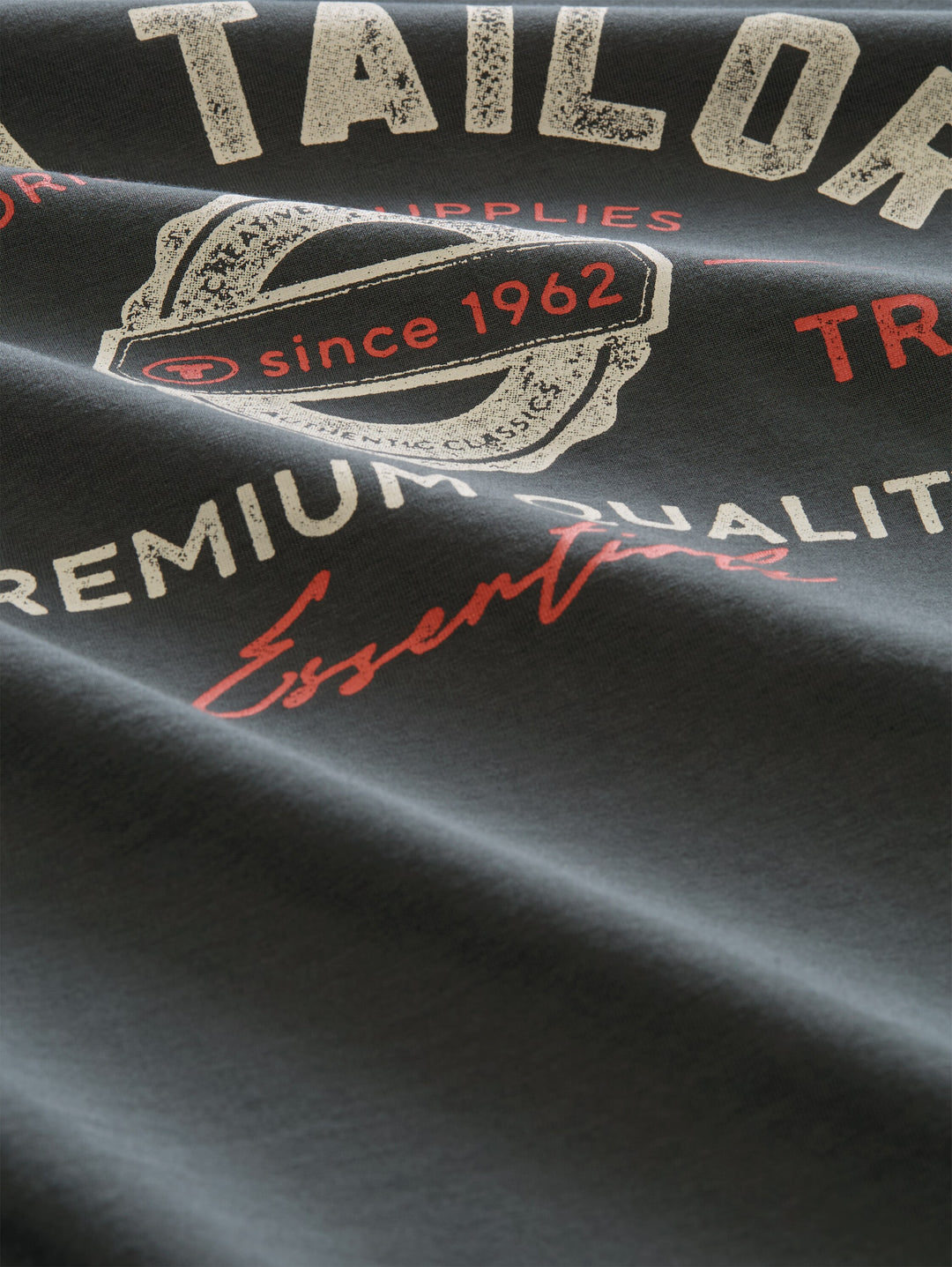 LOGO TEE