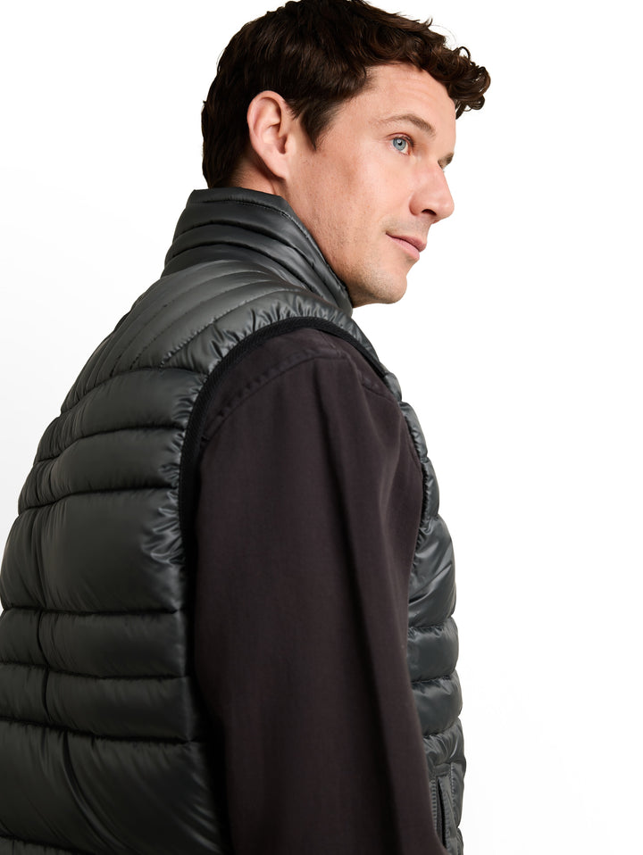LIGHTWEIGHT VEST